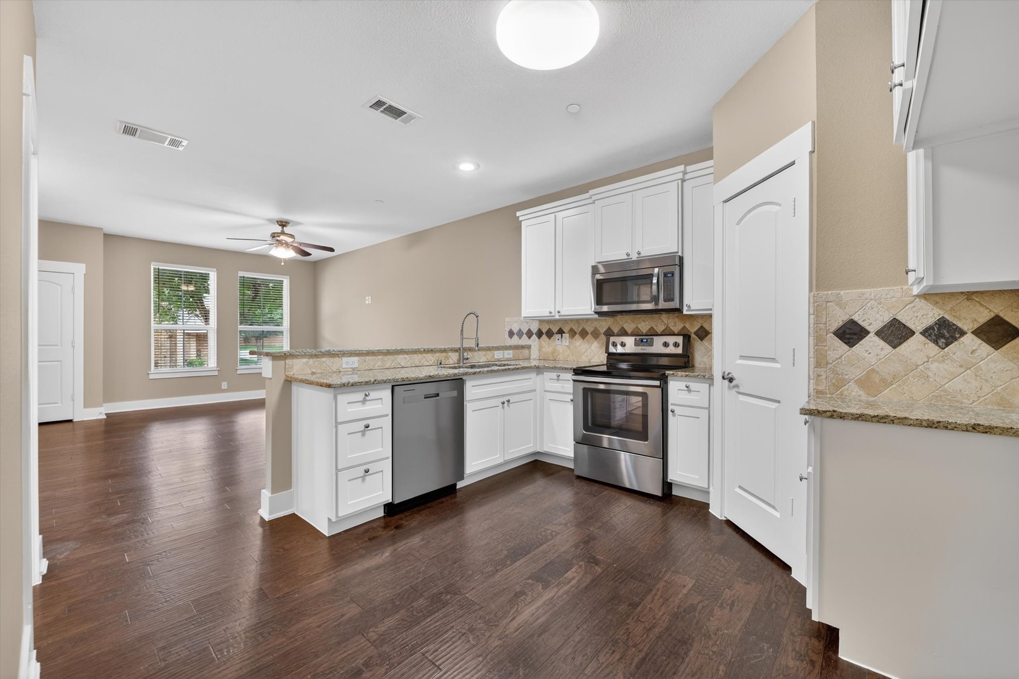 308 Lily Lane Lewisville TX 75057
