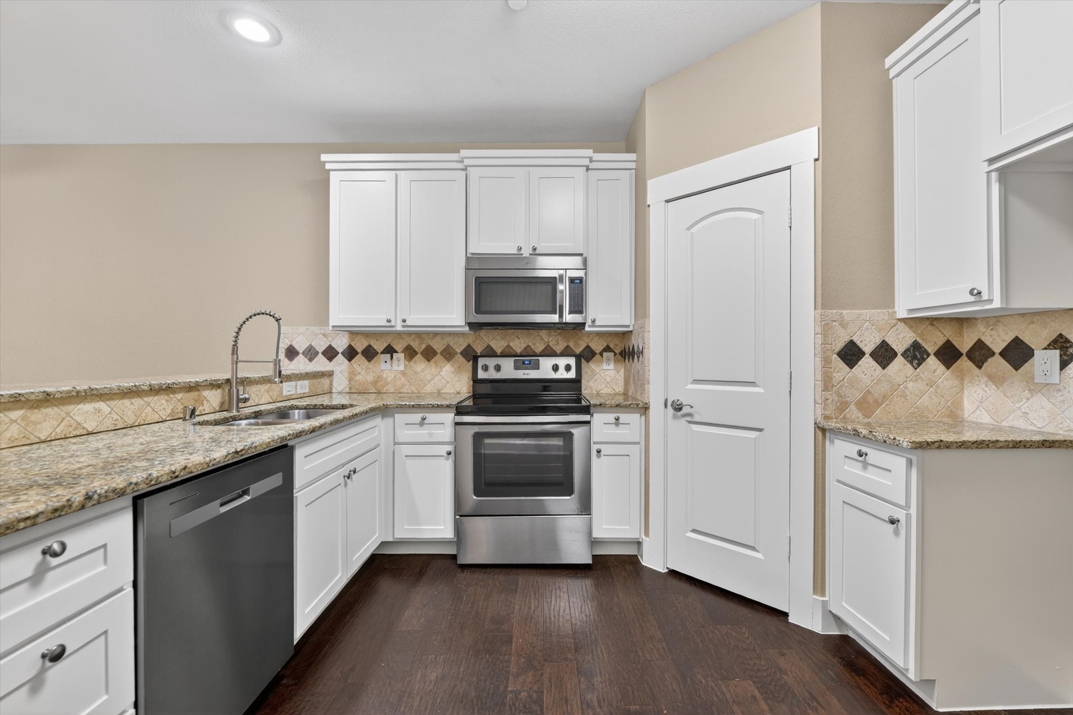 308 Lily Lane Lewisville TX 75057