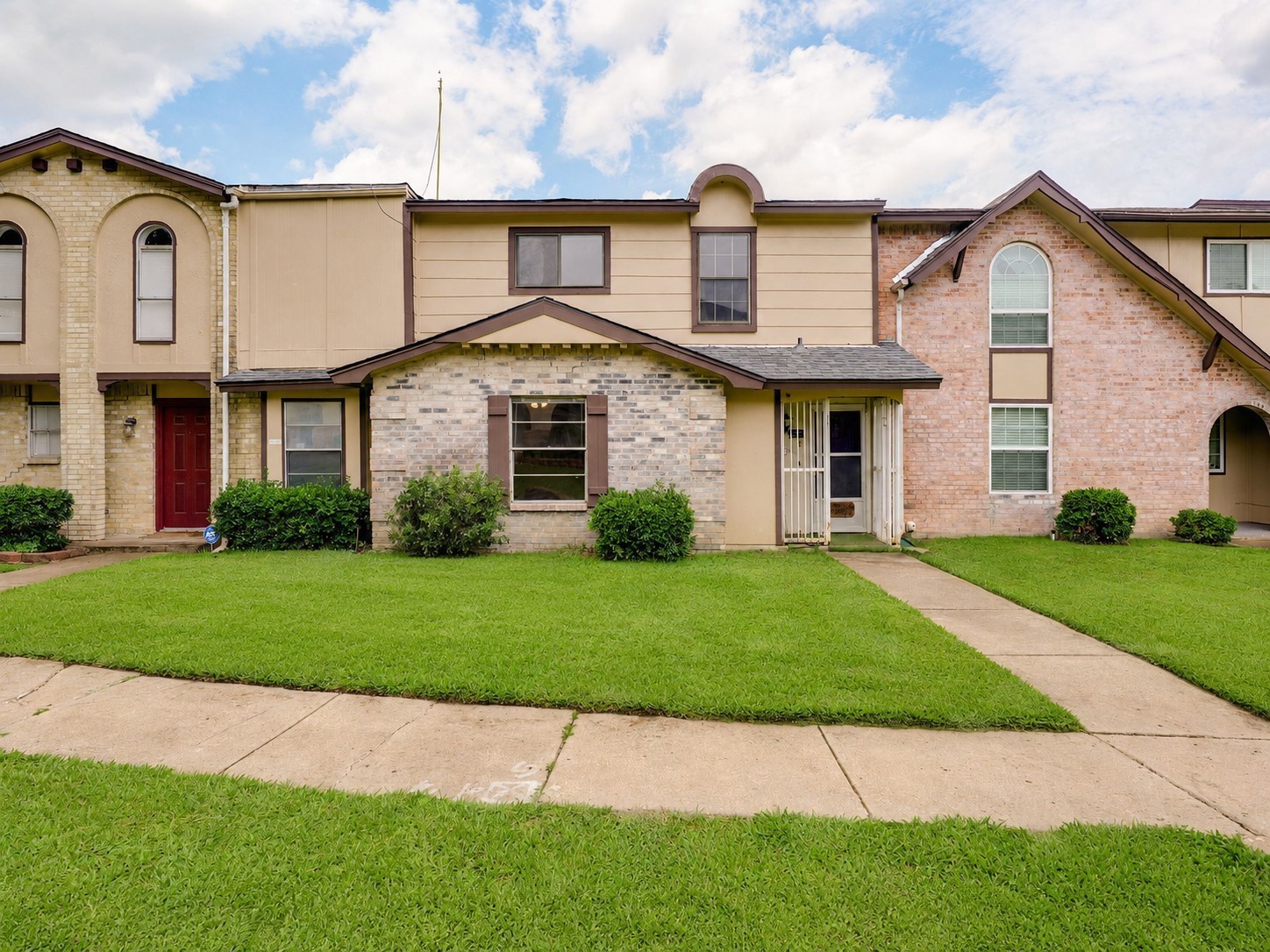 2325 Overland Lane Arlington TX 76014
