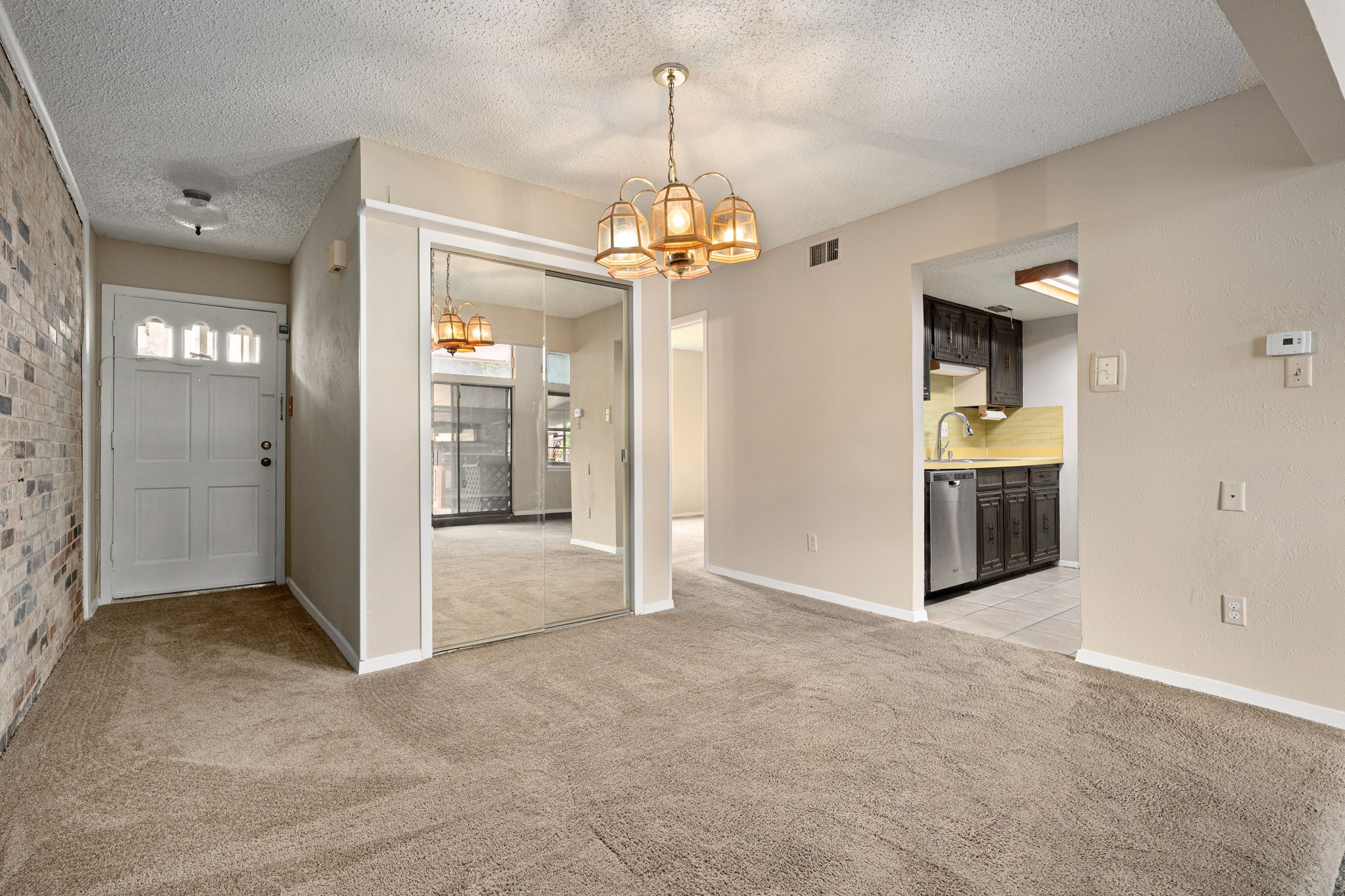 2325 Overland Lane Arlington TX 76014