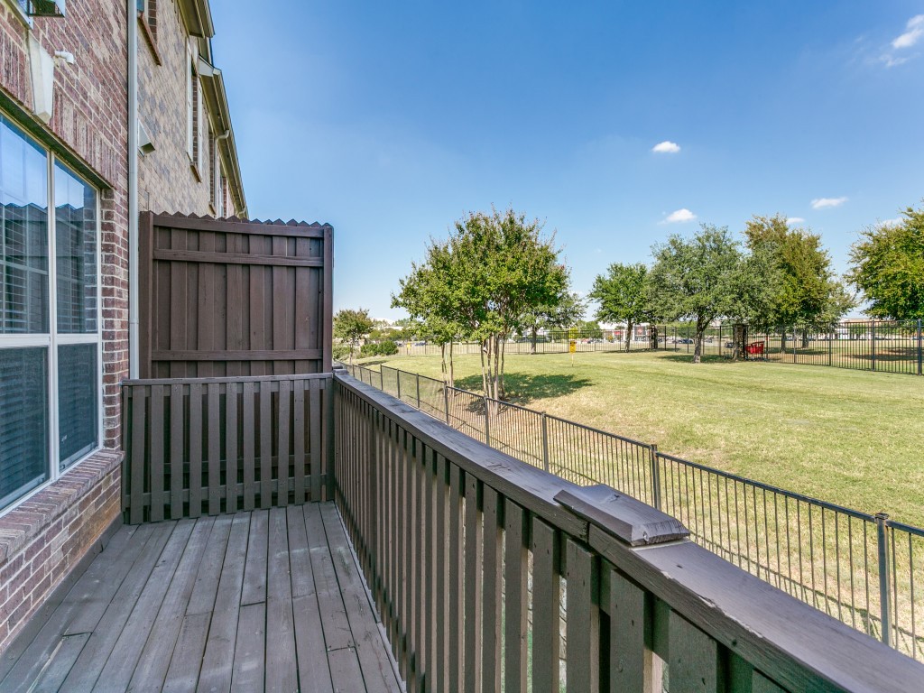 1475 Chase Lane Irving TX 75063