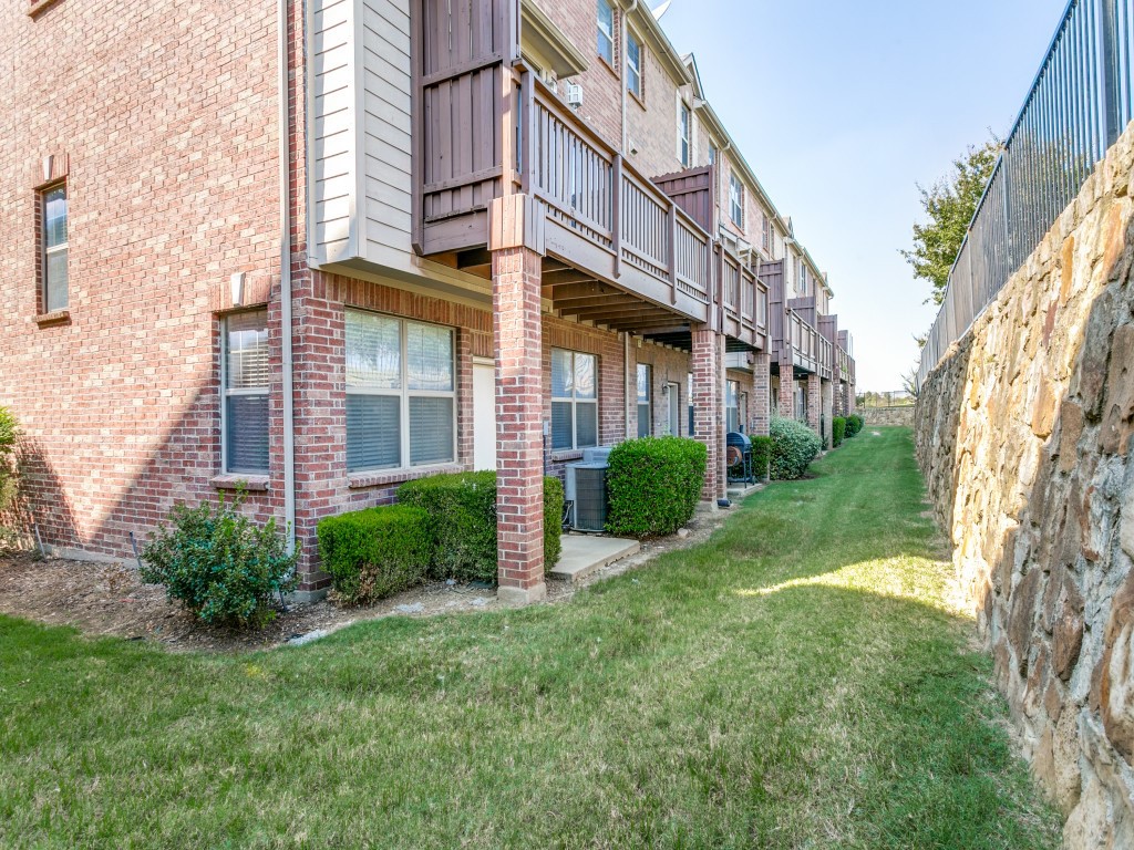 1475 Chase Lane Irving TX 75063