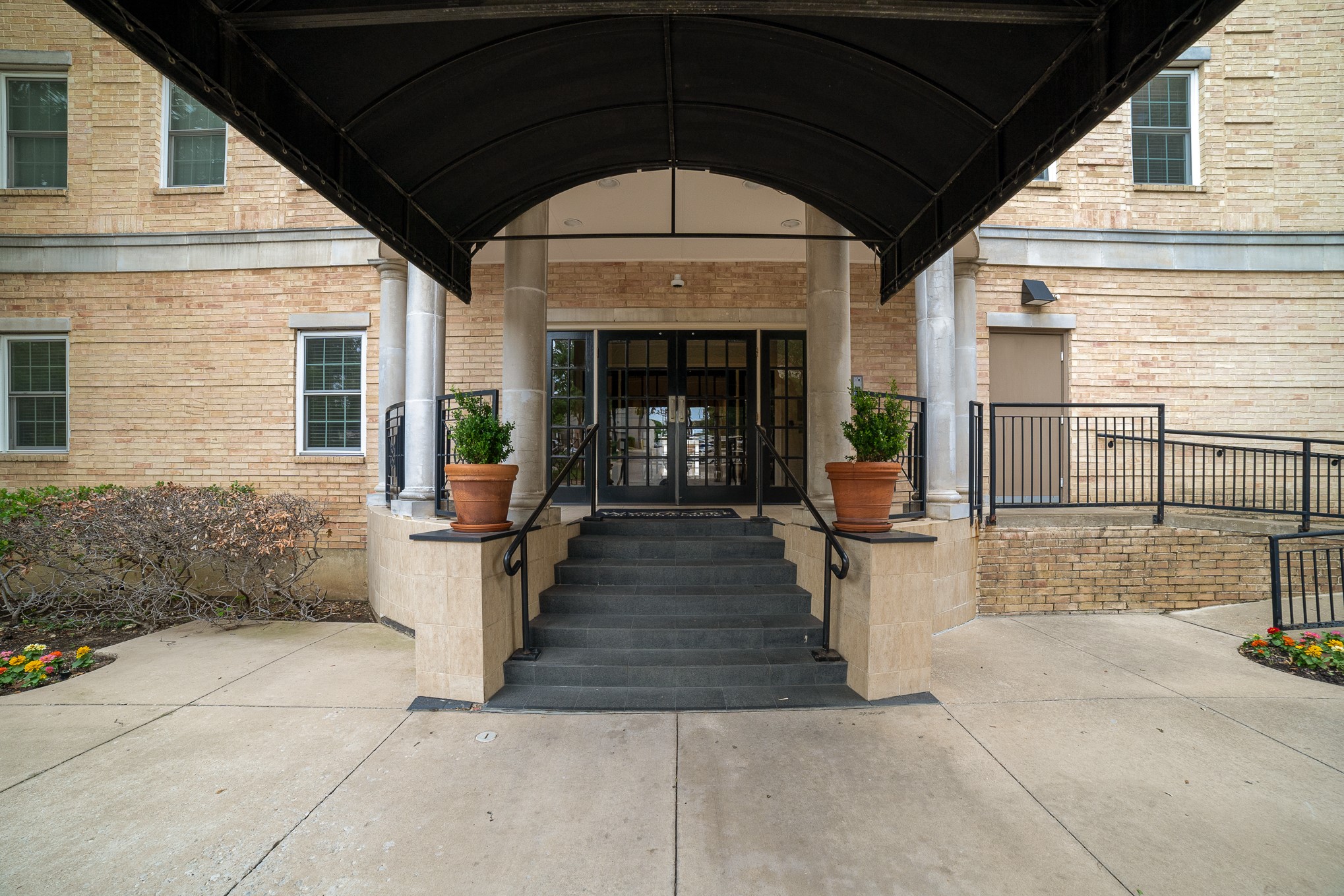 3400 Welborn Street Dallas TX 75219