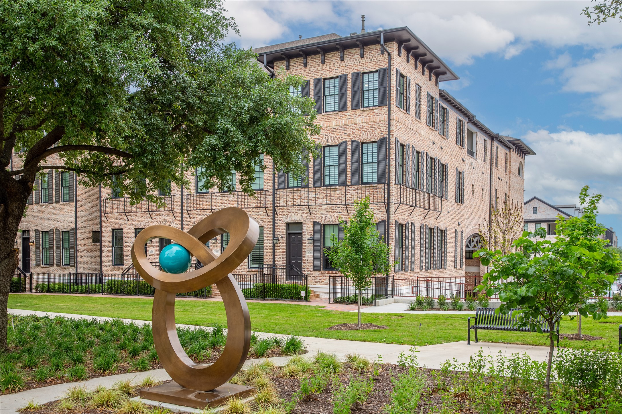 14948 Oak Street Addison TX 75001