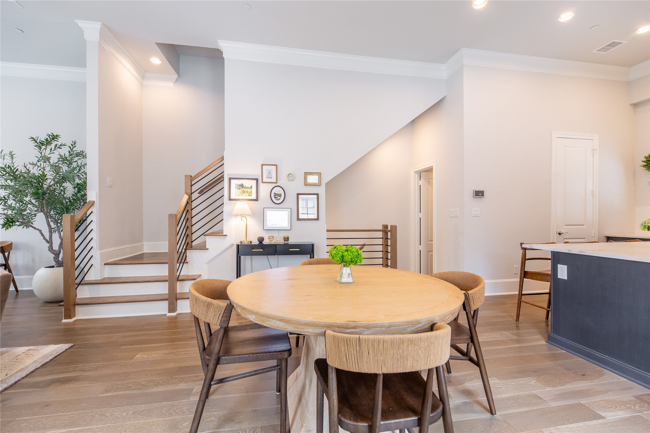 14948 Oak Street Addison TX 75001