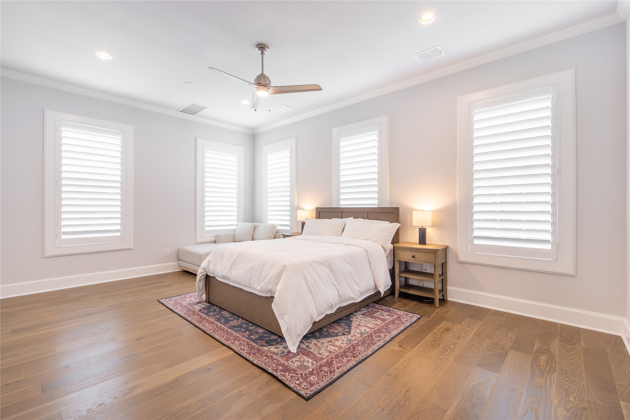 14948 Oak Street Addison TX 75001