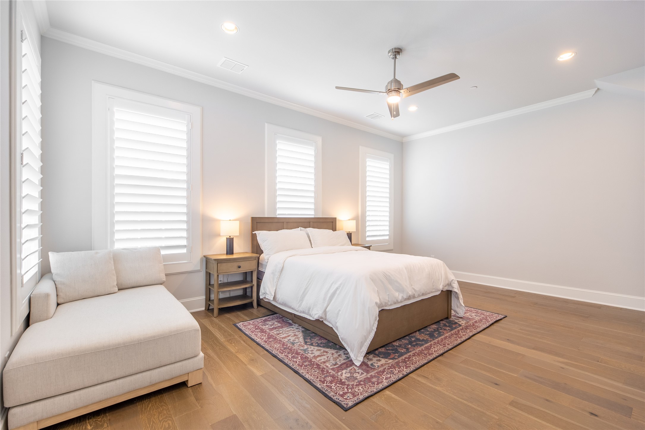 14948 Oak Street Addison TX 75001