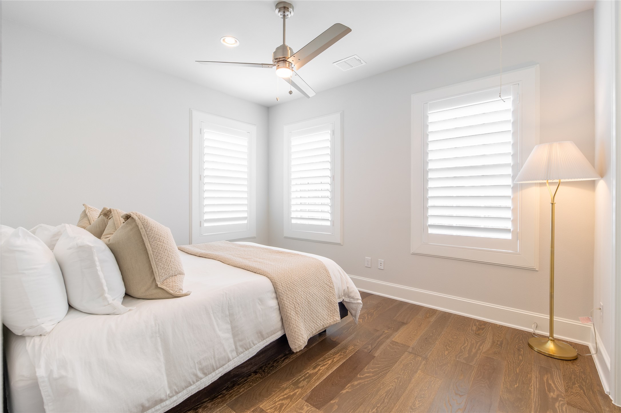 14948 Oak Street Addison TX 75001