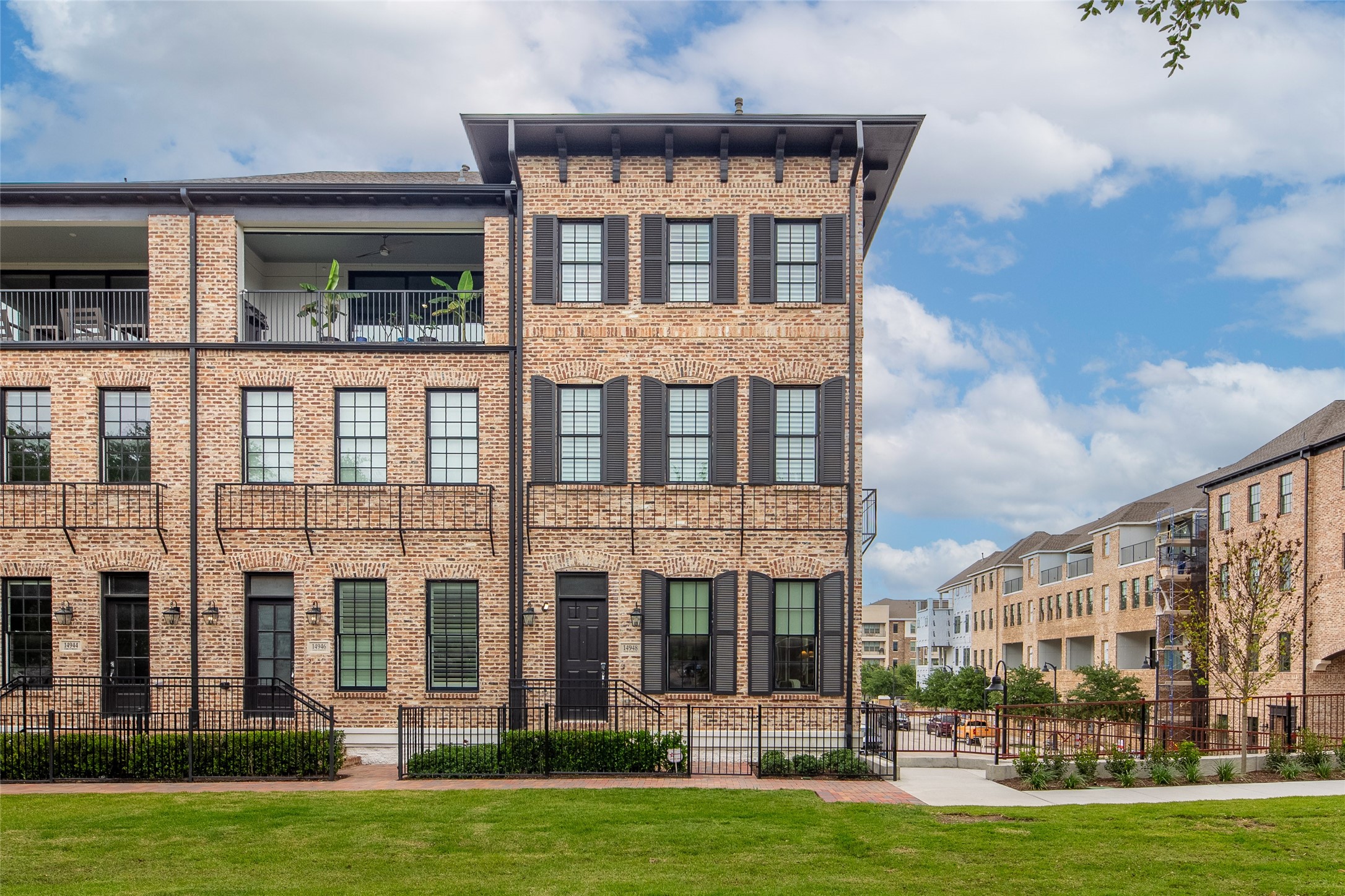 14948 Oak Street Addison TX 75001