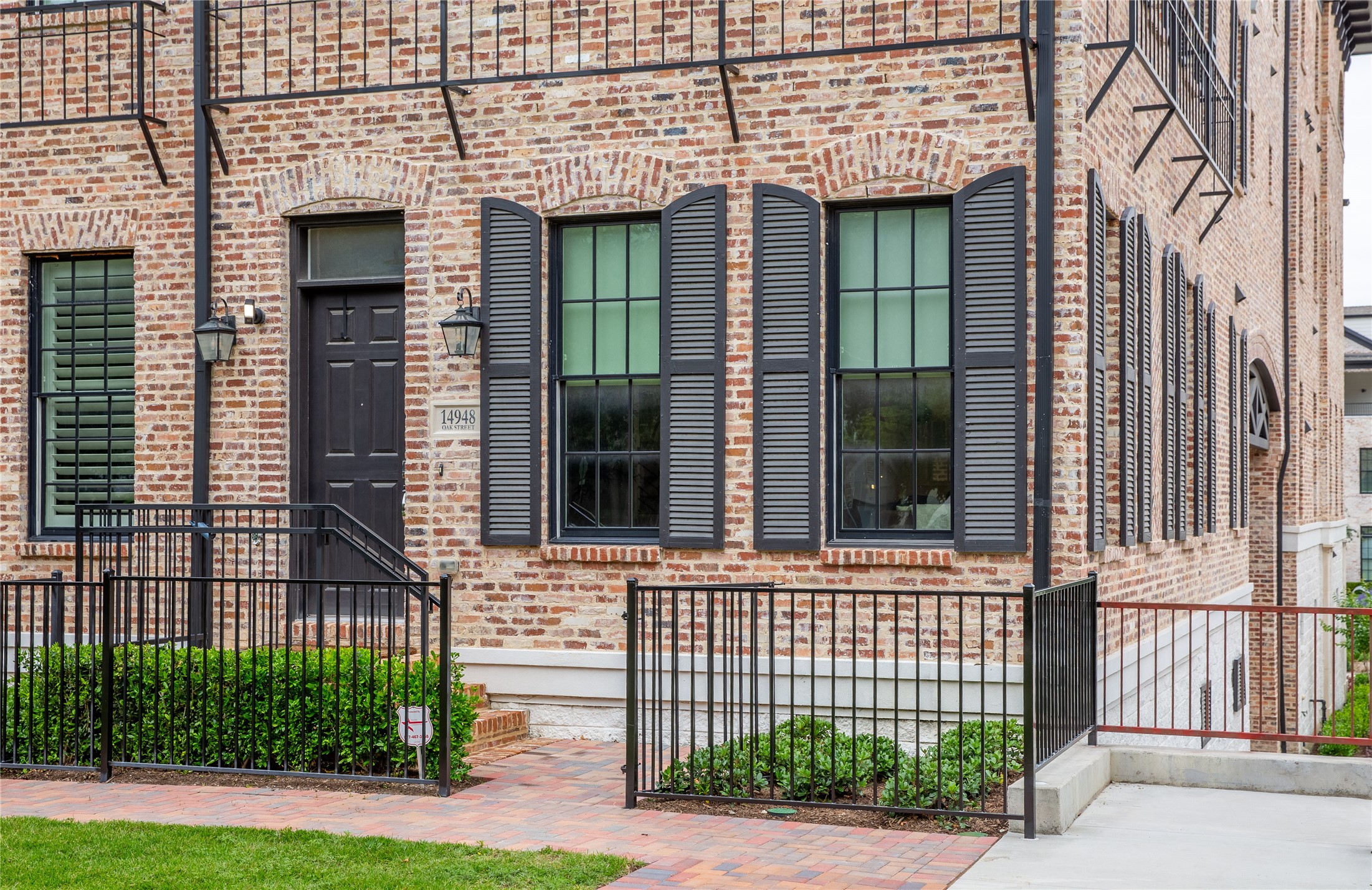 14948 Oak Street Addison TX 75001