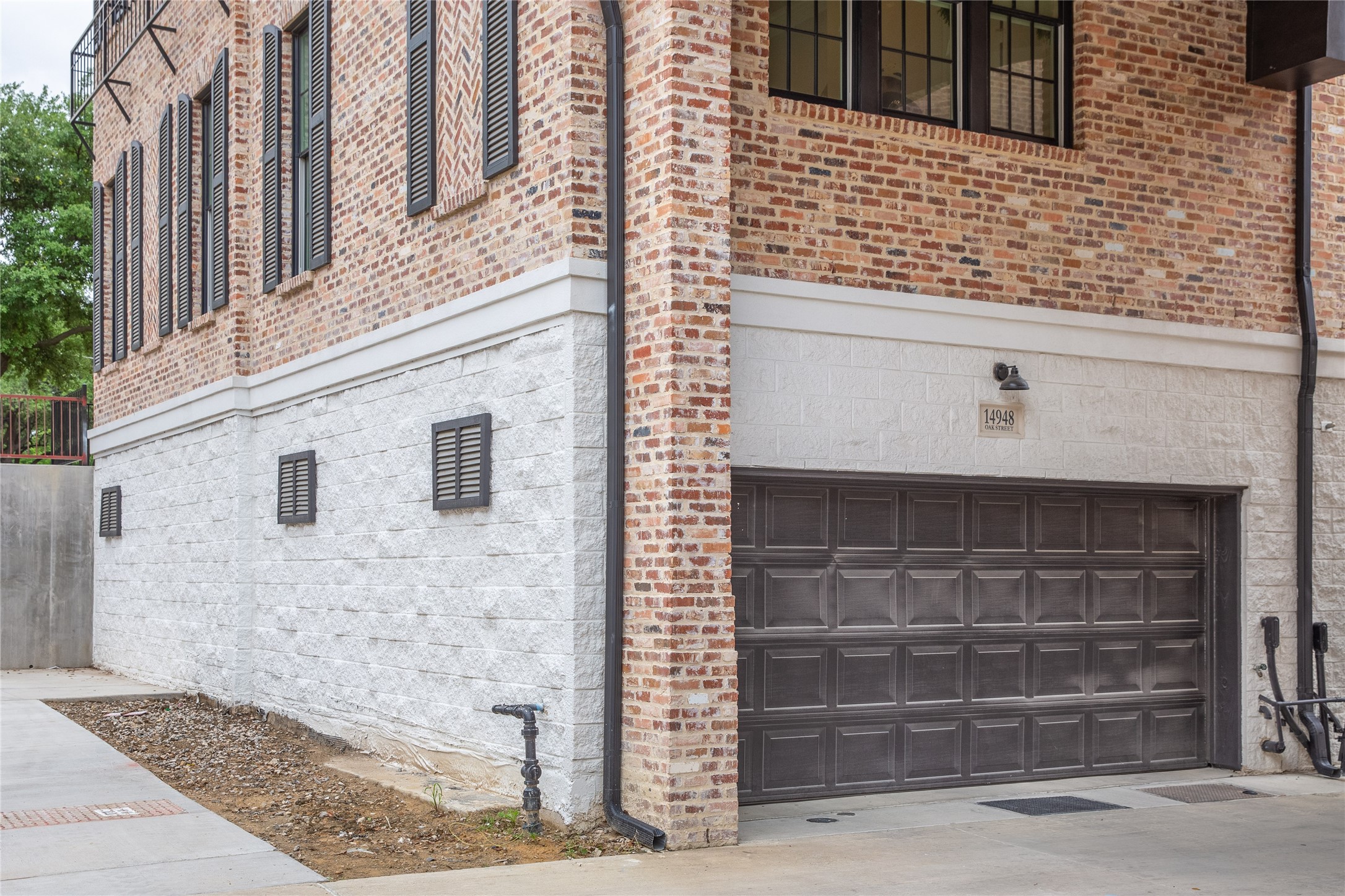 14948 Oak Street Addison TX 75001