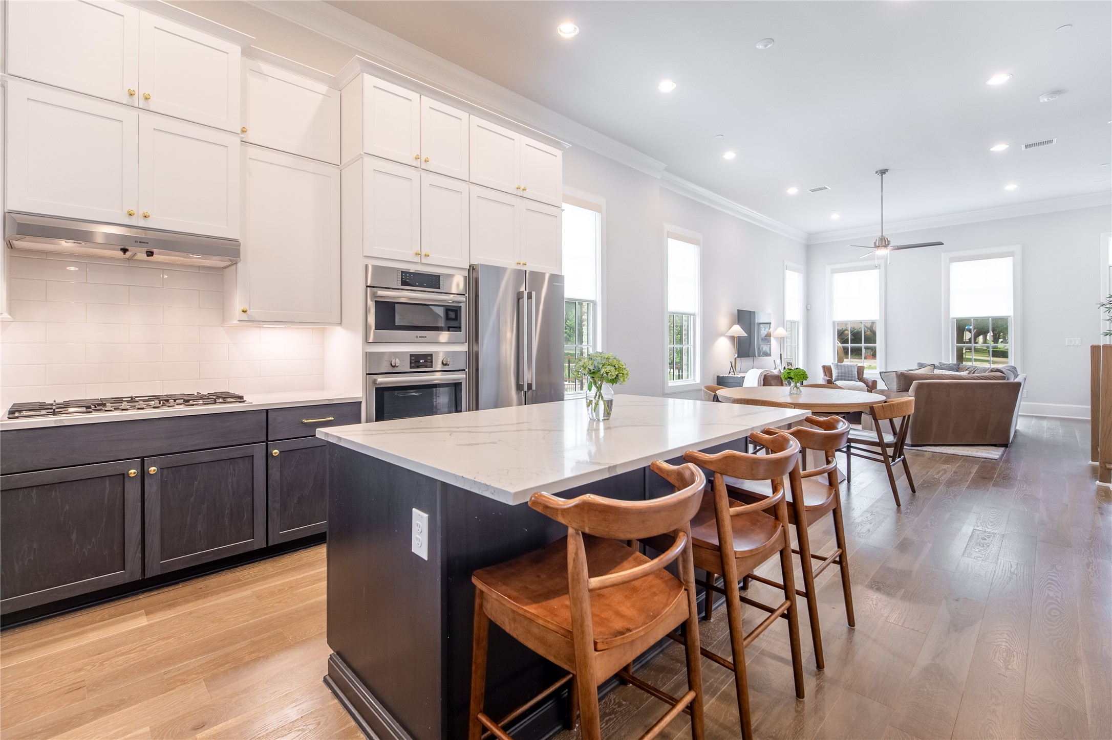 14948 Oak Street Addison TX 75001