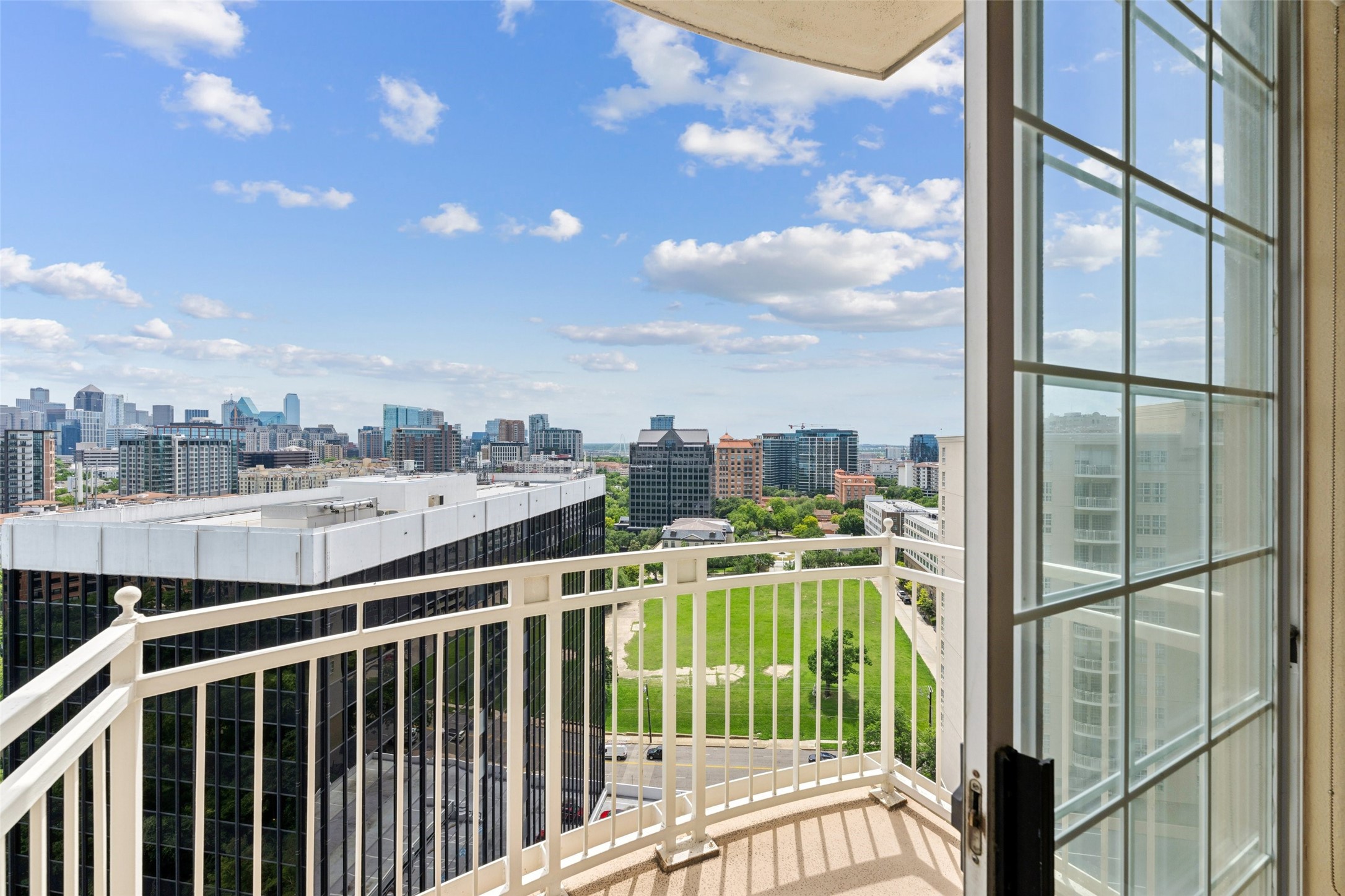 3225 Turtle Creek Boulevard Dallas TX 75219