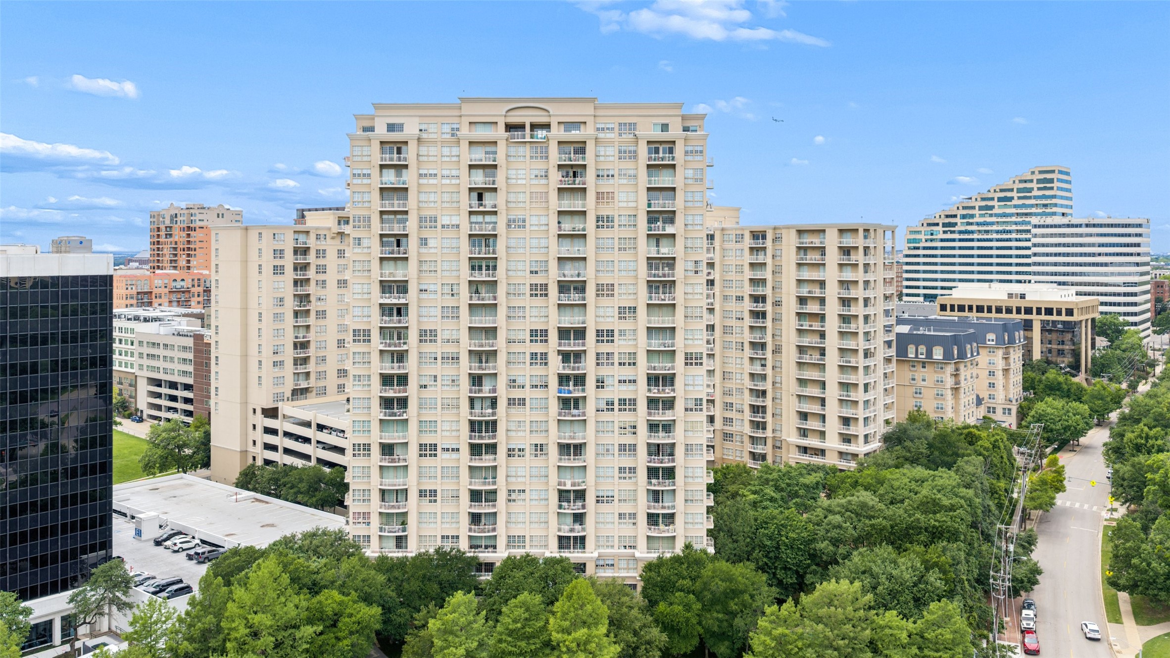 3225 Turtle Creek Boulevard Dallas TX 75219