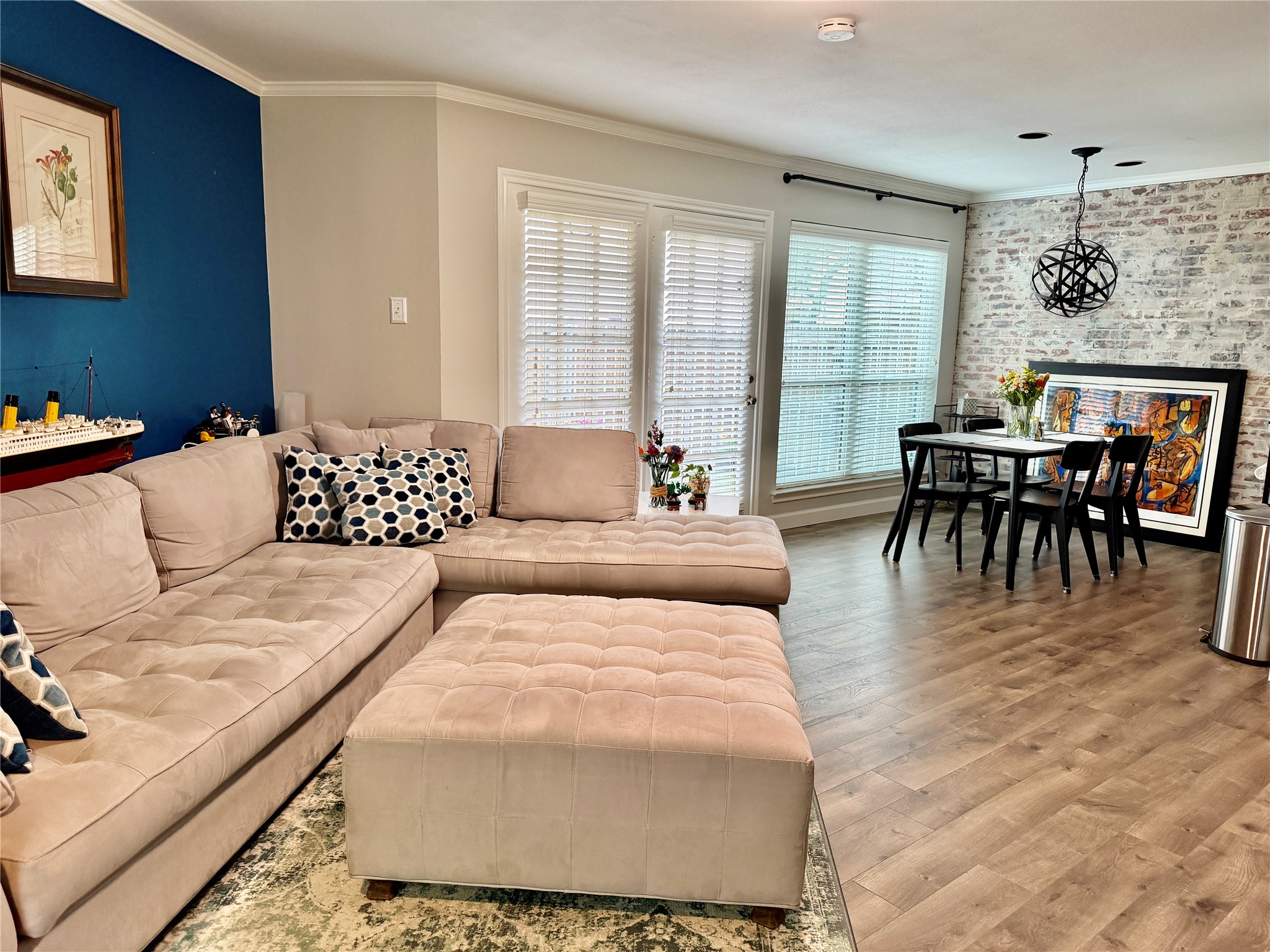 16301 Ledgemont Lane Addison TX 75001