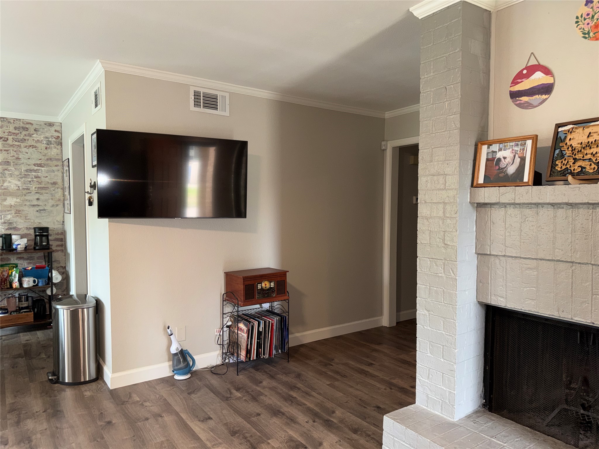 16301 Ledgemont Lane Addison TX 75001