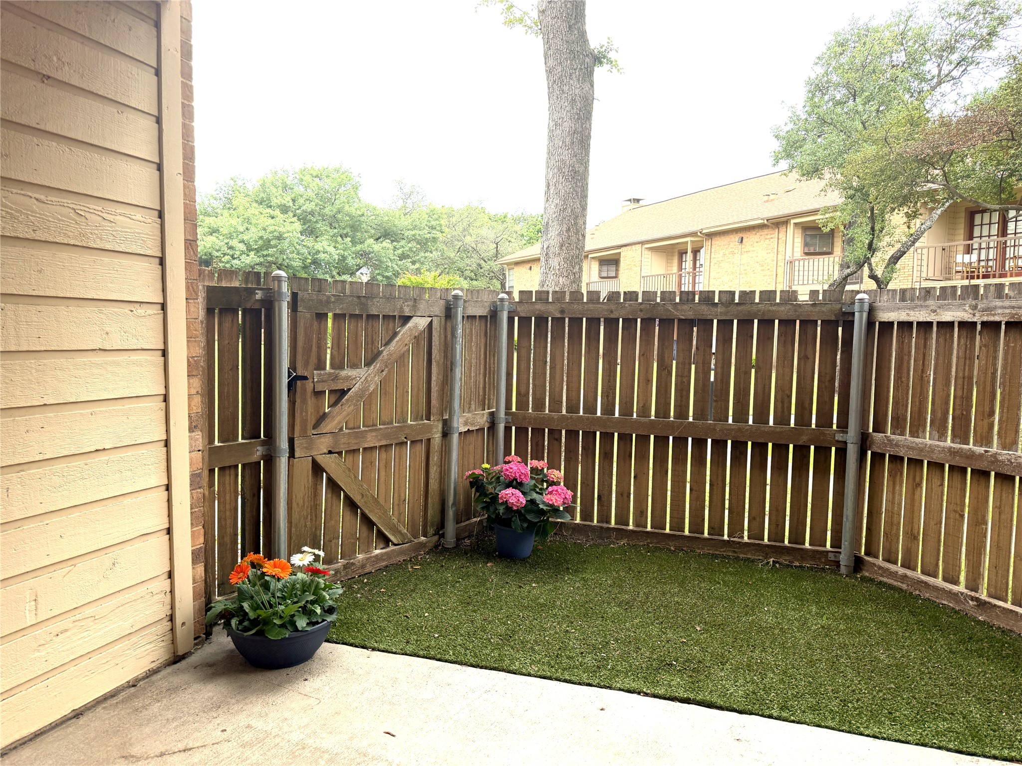16301 Ledgemont Lane Addison TX 75001