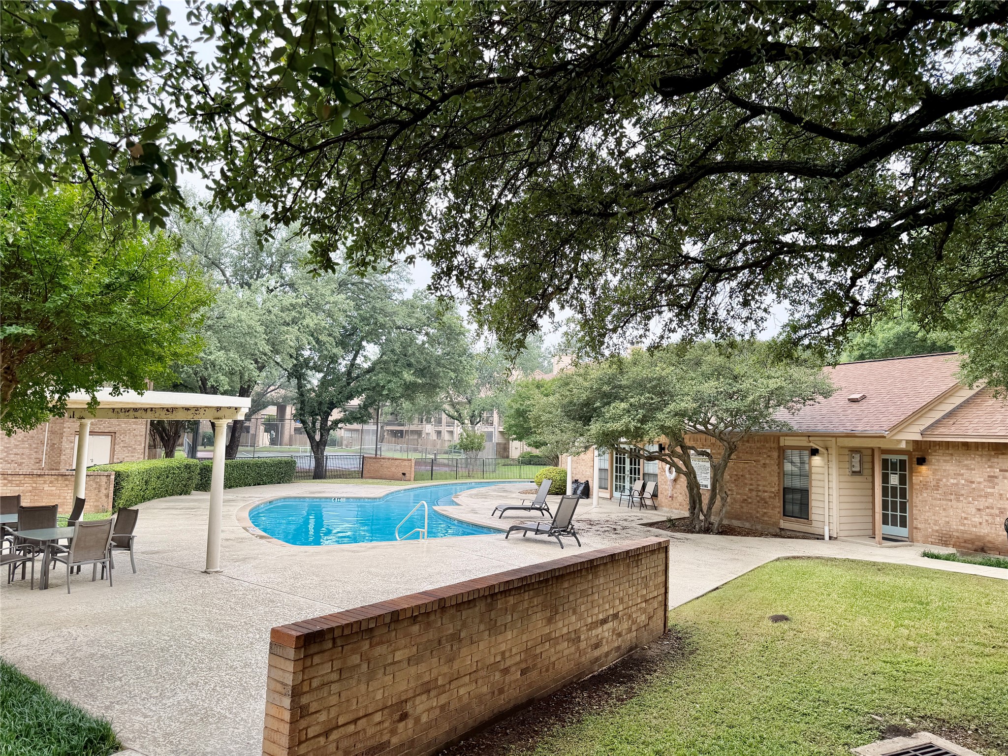 16301 Ledgemont Lane Addison TX 75001