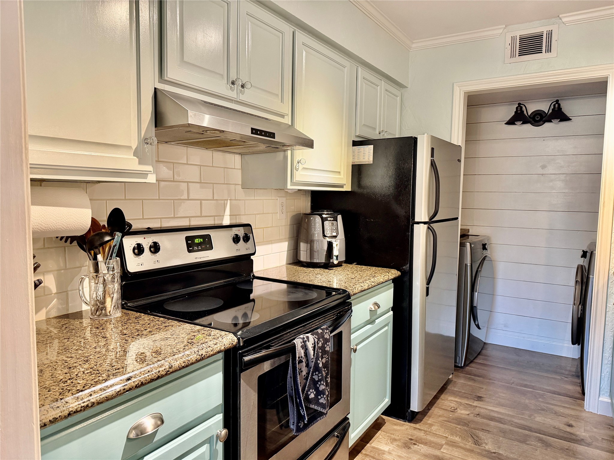 16301 Ledgemont Lane Addison TX 75001