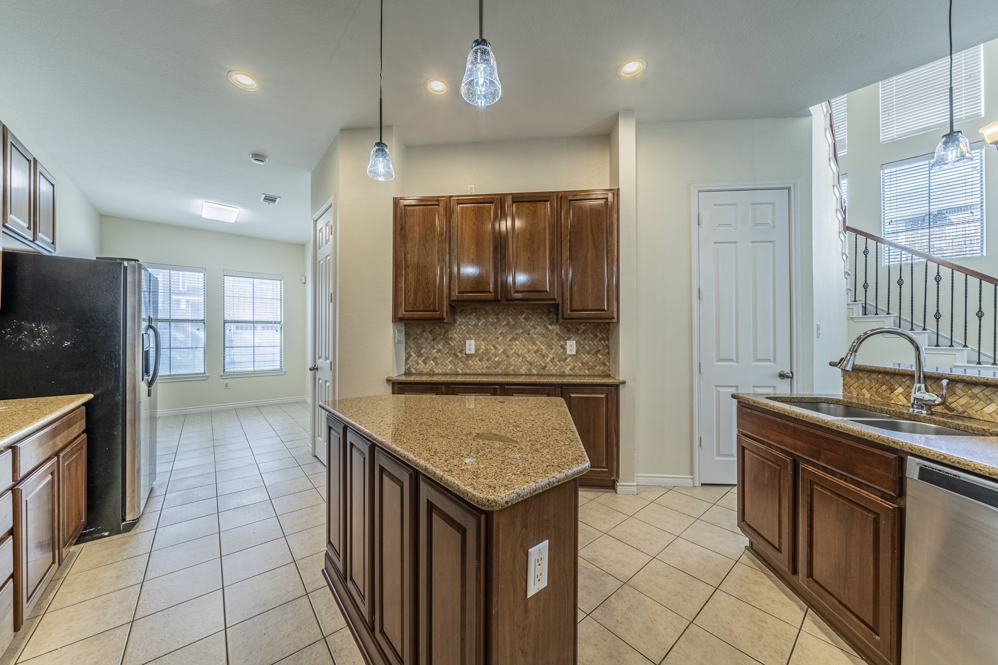 2202 Shady Vista Richardson TX 75080