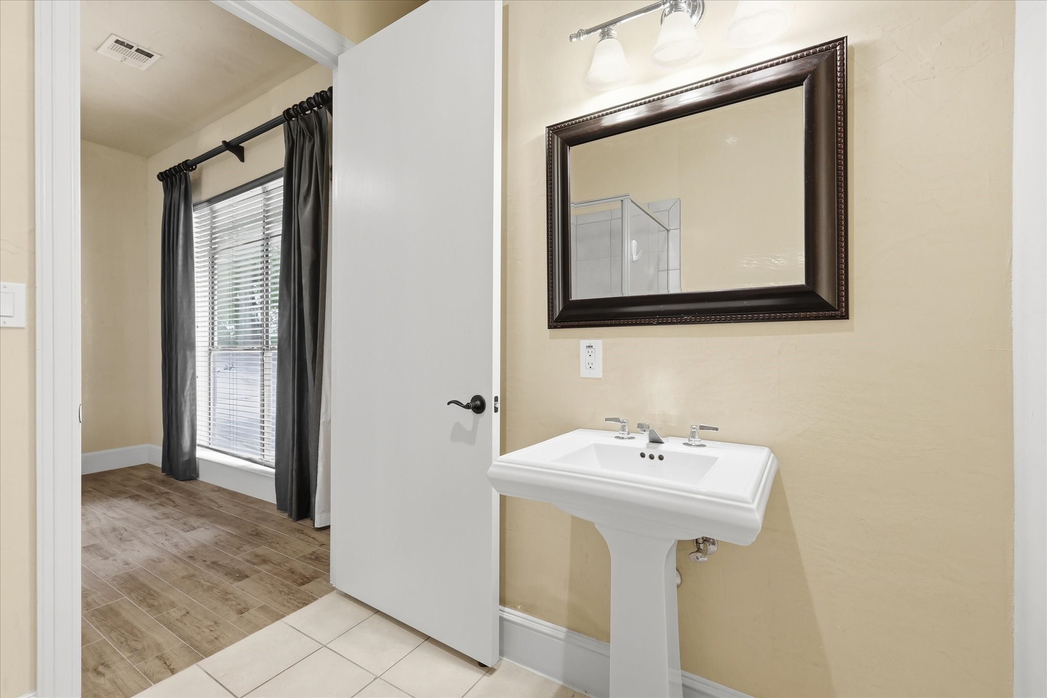 410 Mills Street Fort Worth TX 76102