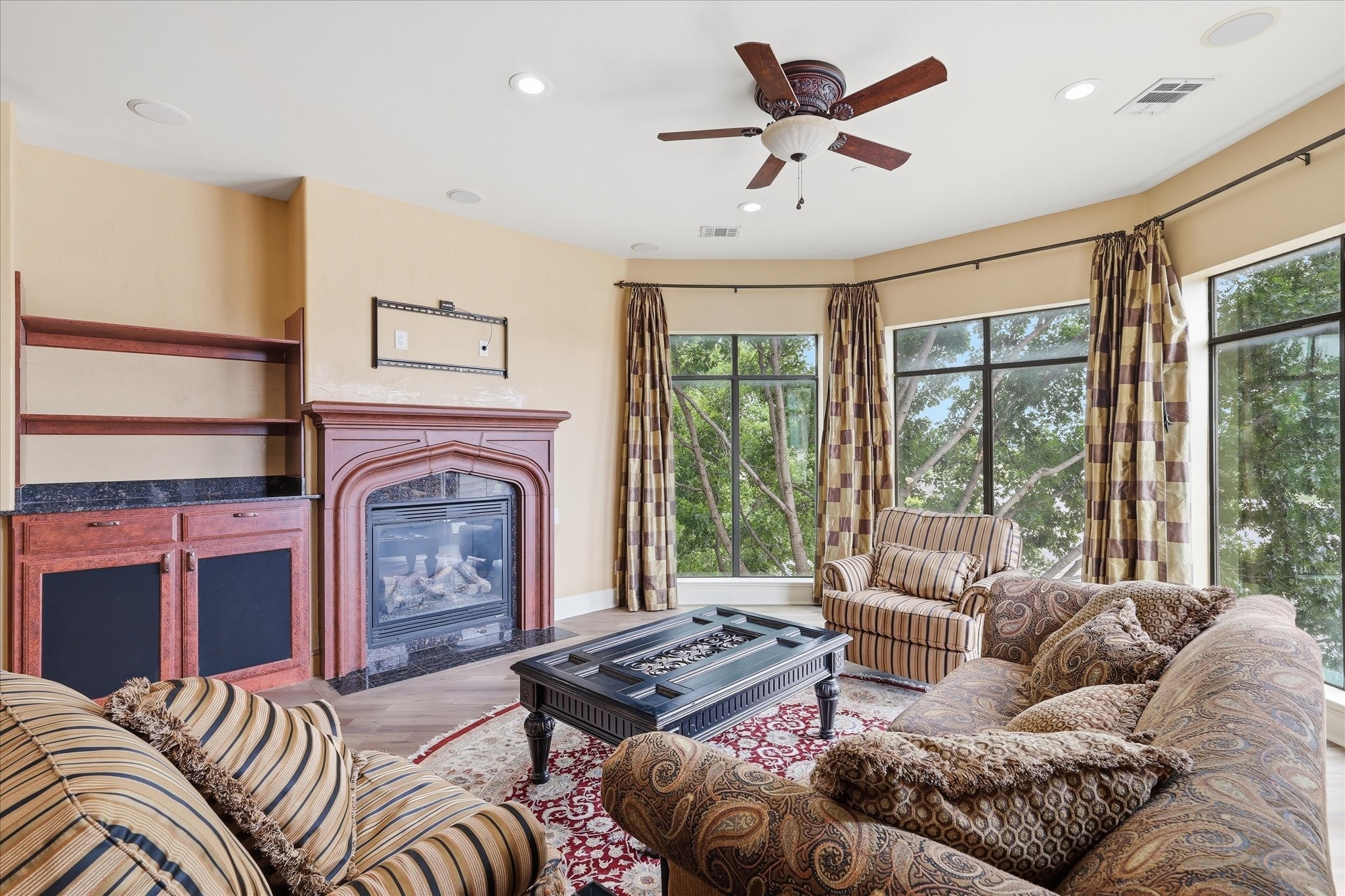 410 Mills Street Fort Worth TX 76102