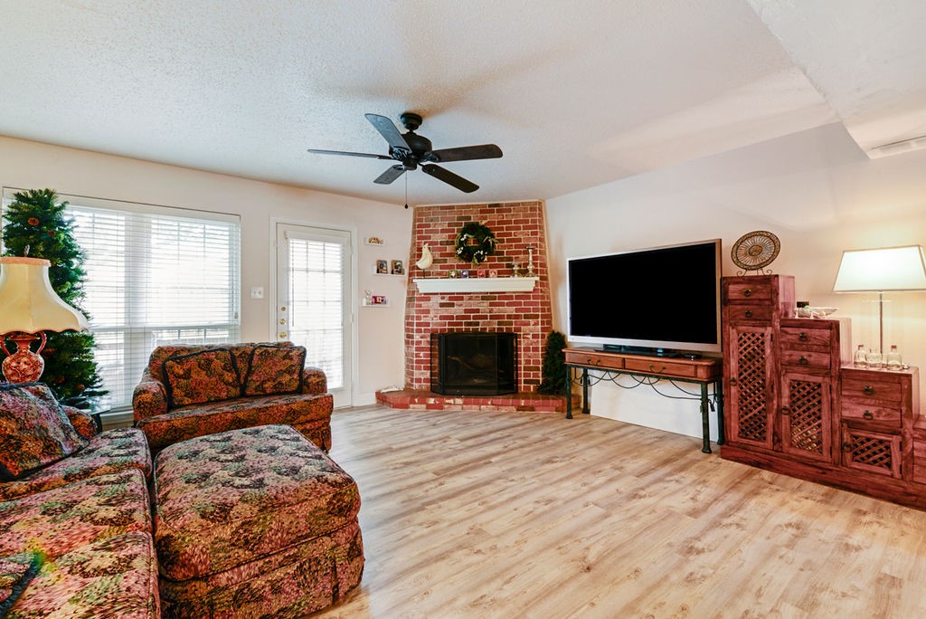 933 Roaring Springs Road Fort Worth TX 76114