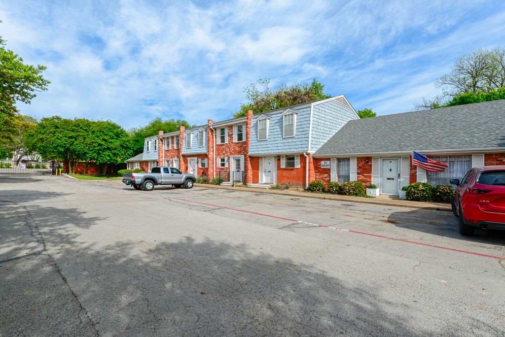 933 Roaring Springs Road Fort Worth TX 76114