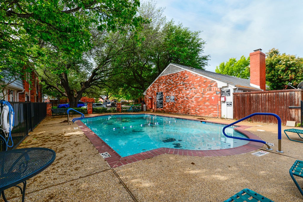 933 Roaring Springs Road Fort Worth TX 76114