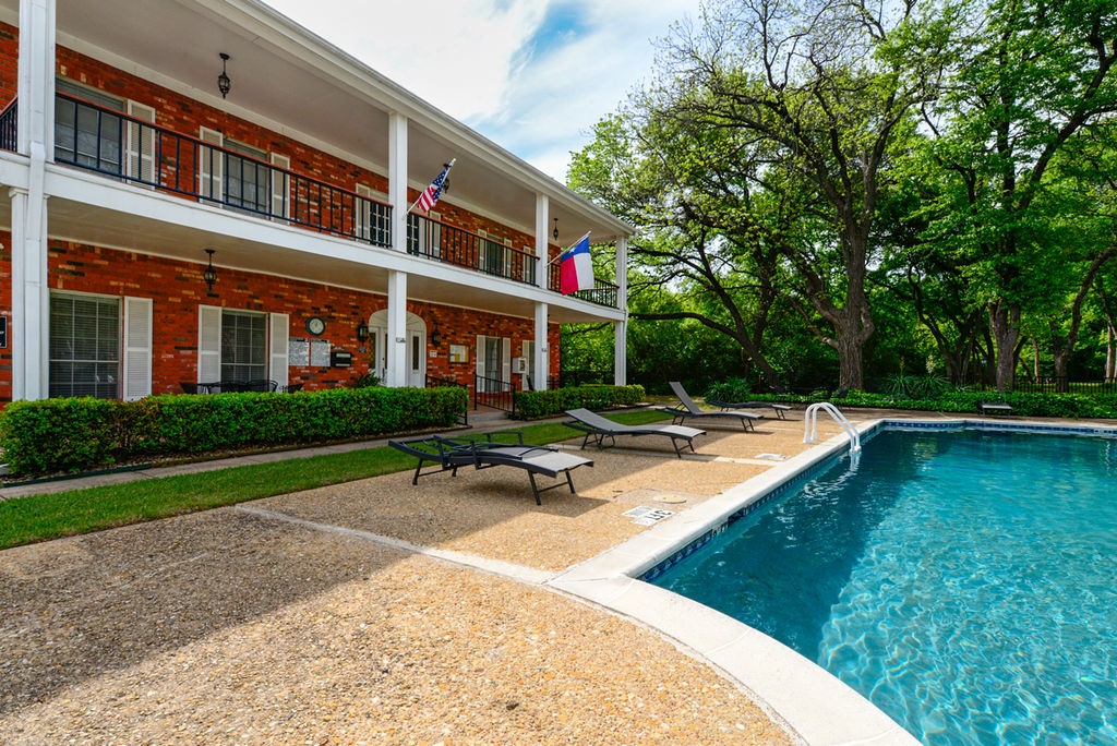 933 Roaring Springs Road Fort Worth TX 76114