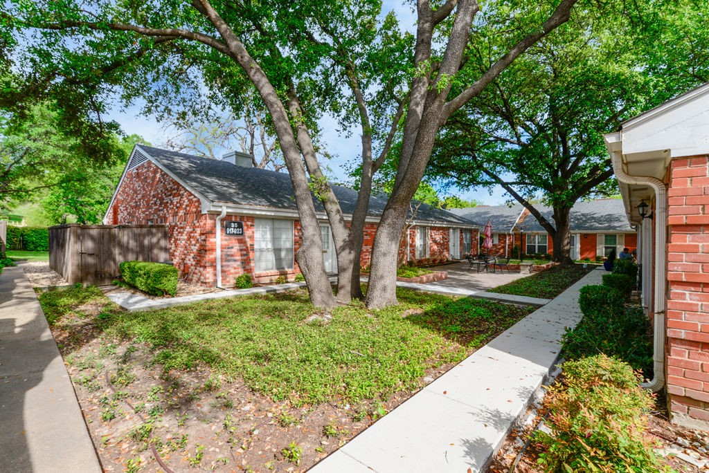 933 Roaring Springs Road Fort Worth TX 76114