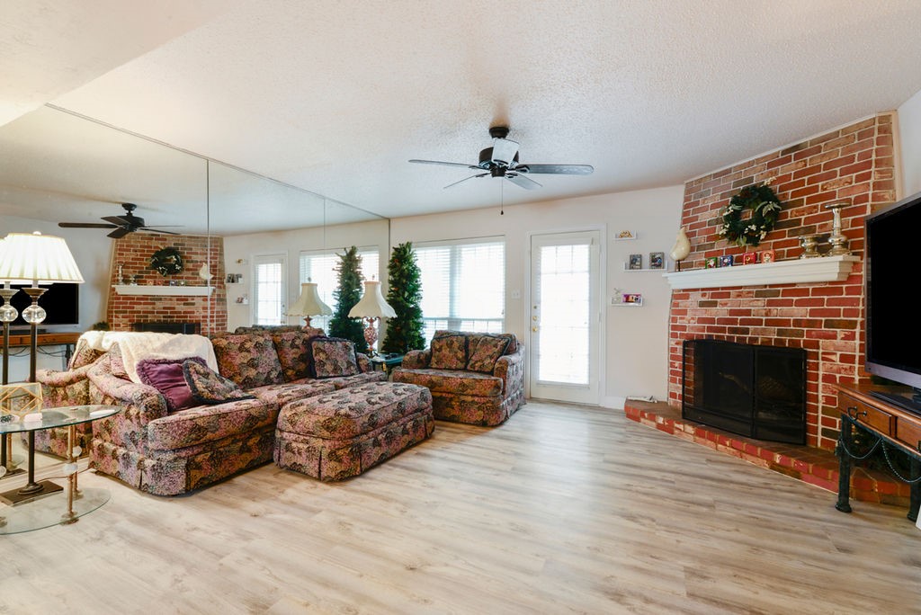 933 Roaring Springs Road Fort Worth TX 76114