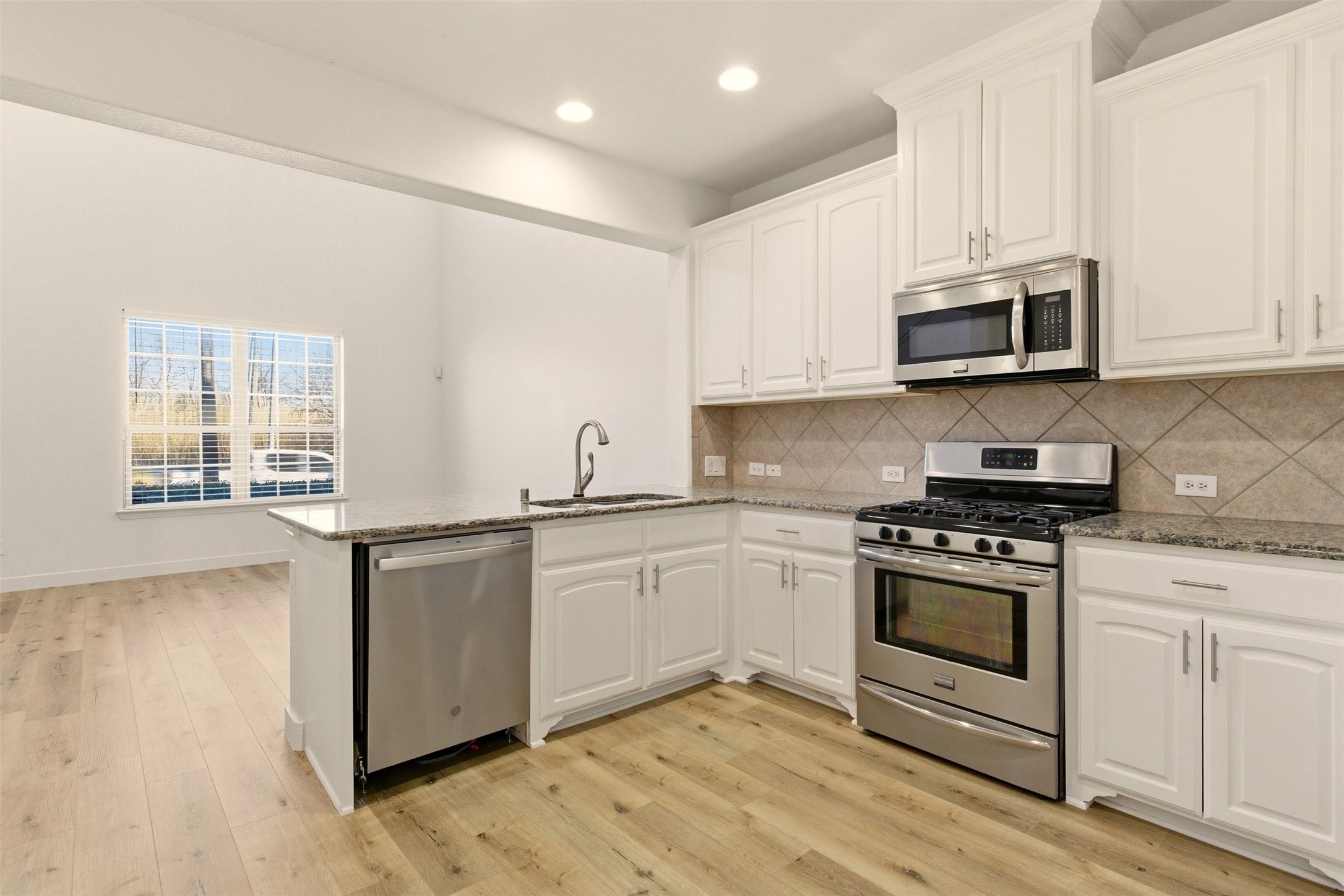 736 S Greenville Avenue Richardson TX 75081
