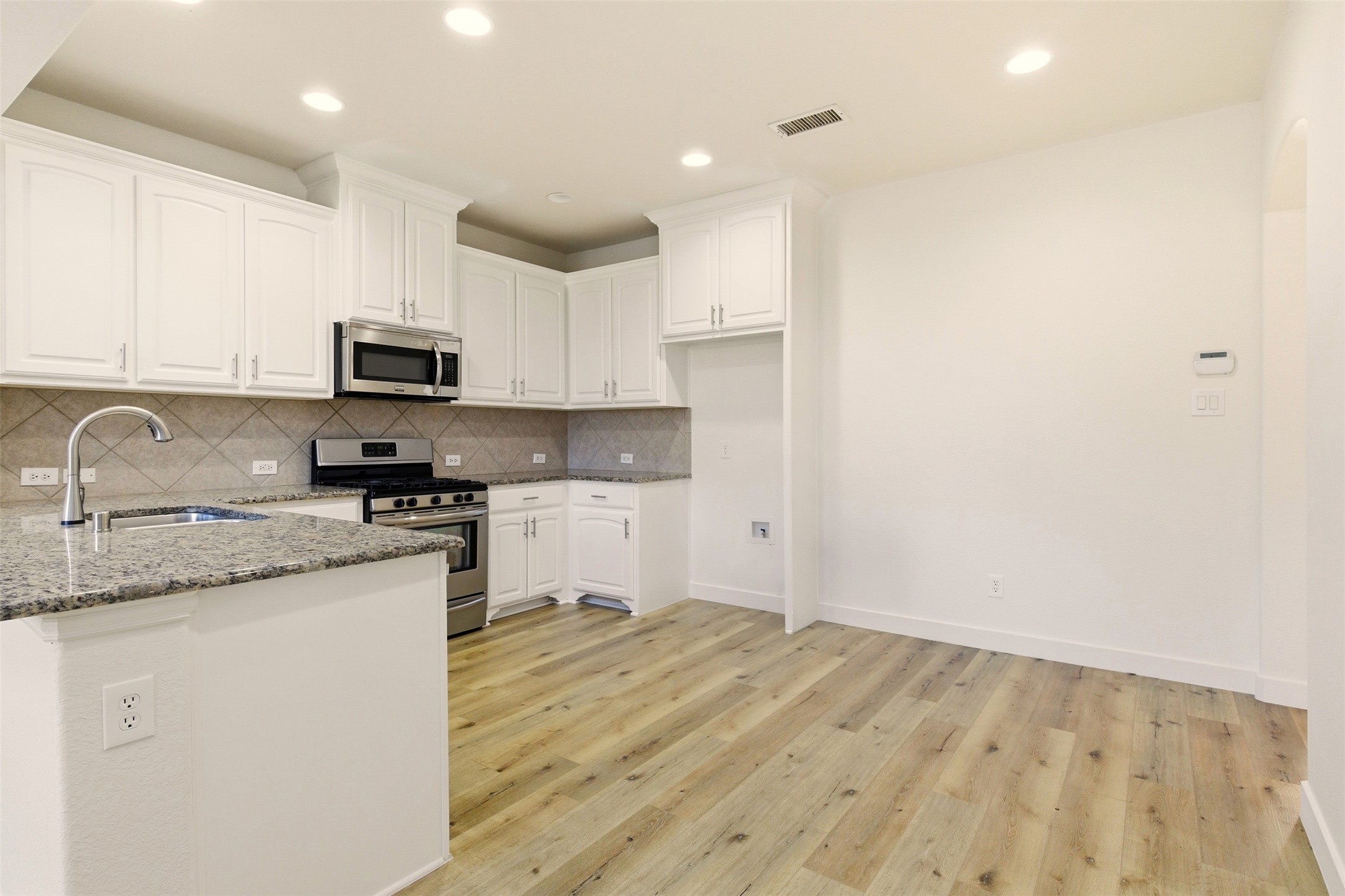 736 S Greenville Avenue Richardson TX 75081