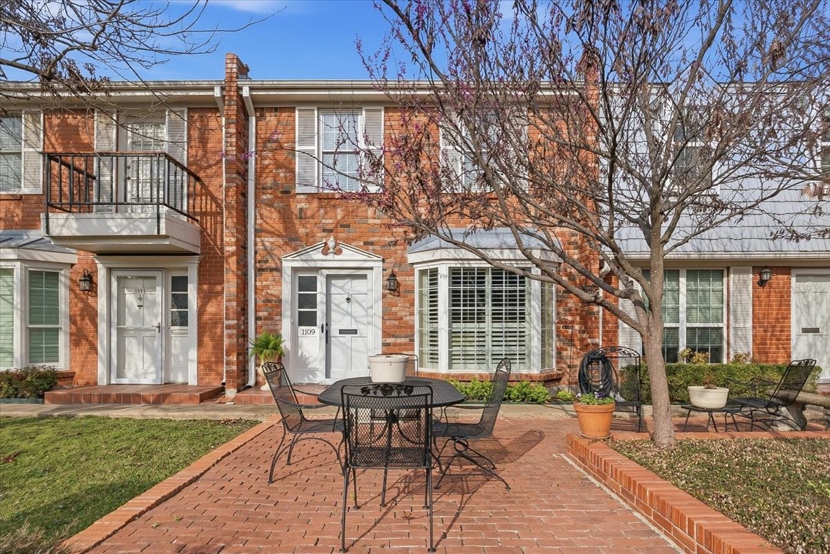 1109 Roaring Springs Road Fort Worth TX 76114