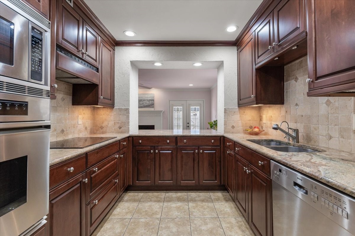 1109 Roaring Springs Road Fort Worth TX 76114