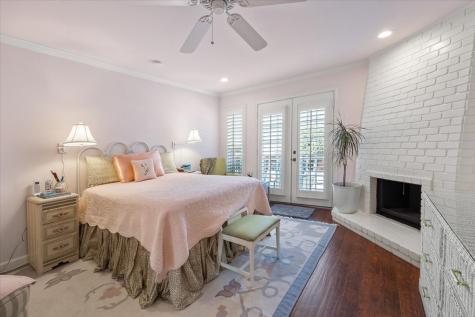1109 Roaring Springs Road Fort Worth TX 76114