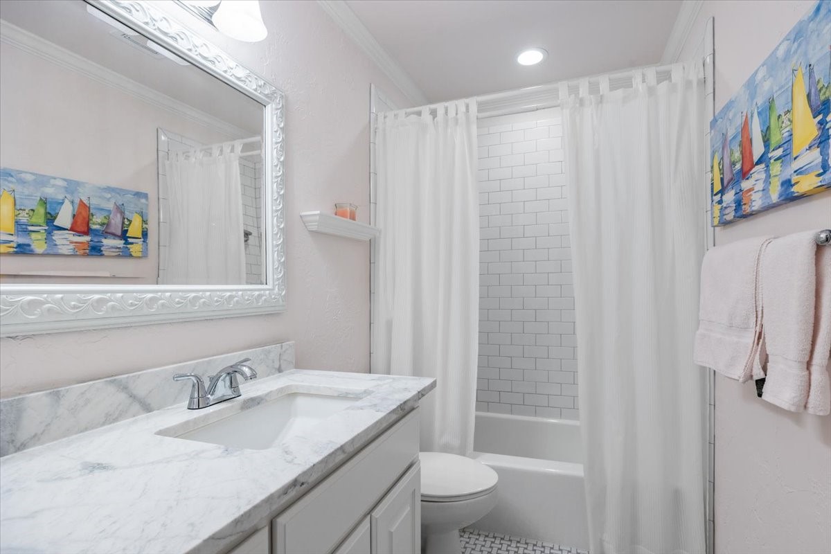 1109 Roaring Springs Road Fort Worth TX 76114