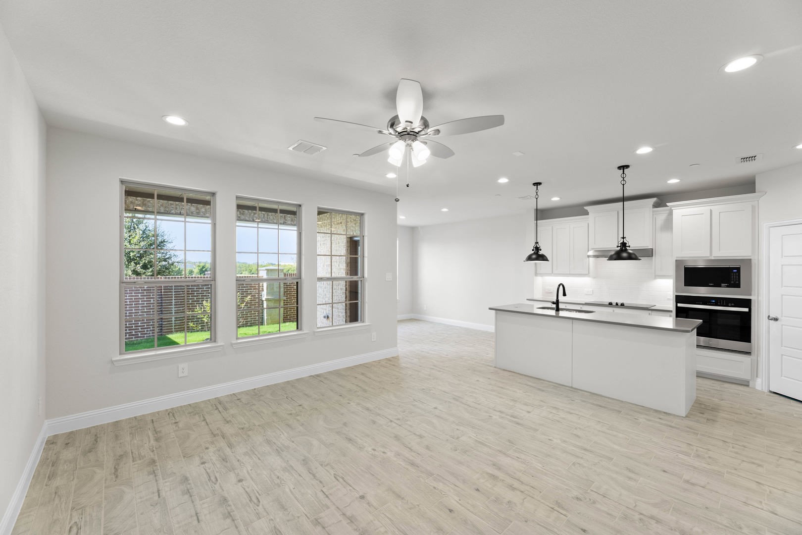 670 Sandiford Mansfield TX 76063