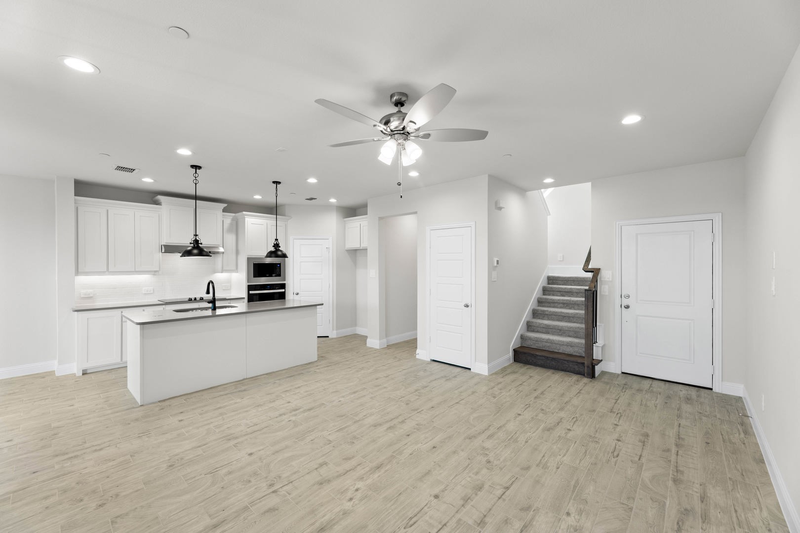 670 Sandiford Mansfield TX 76063