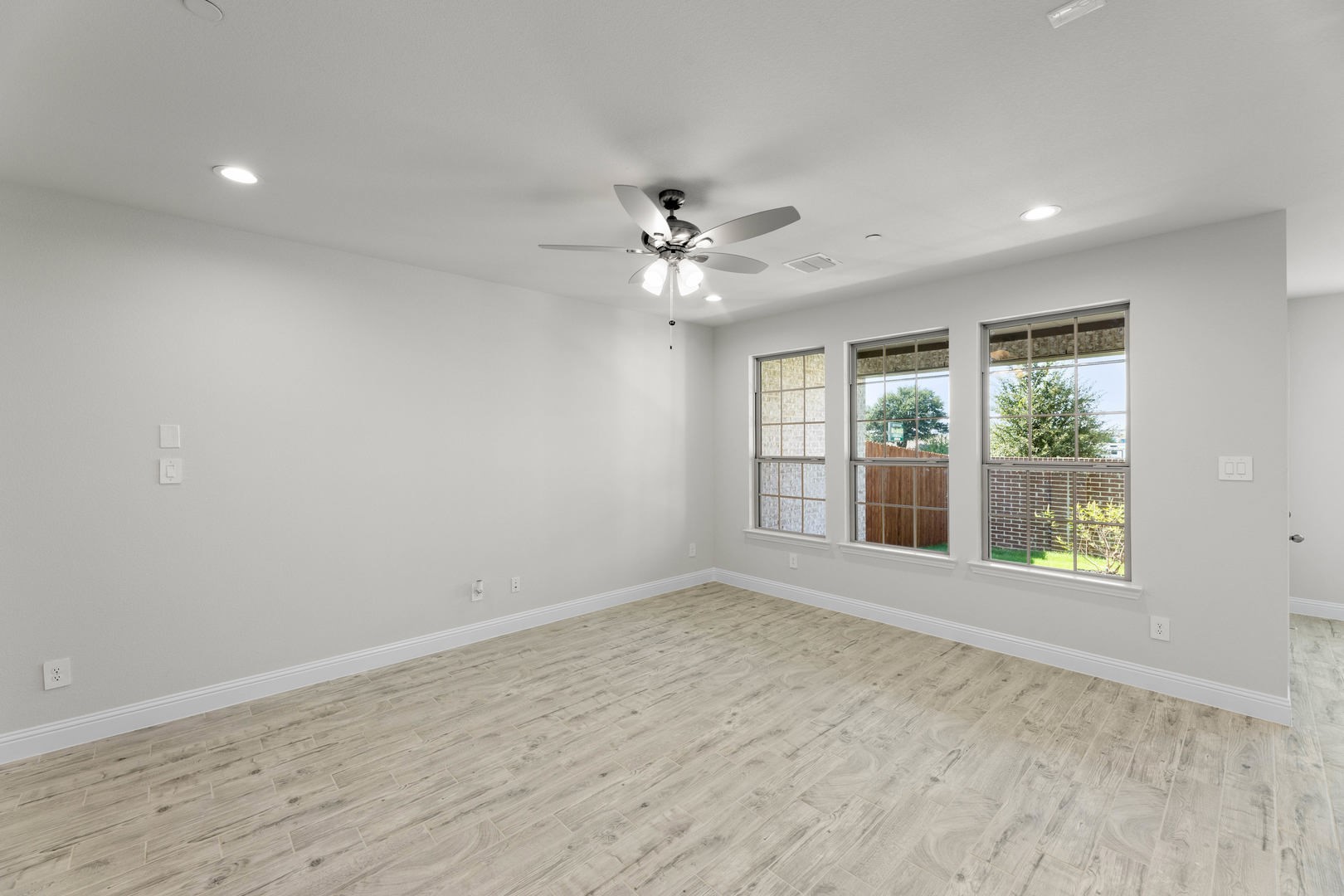 670 Sandiford Mansfield TX 76063