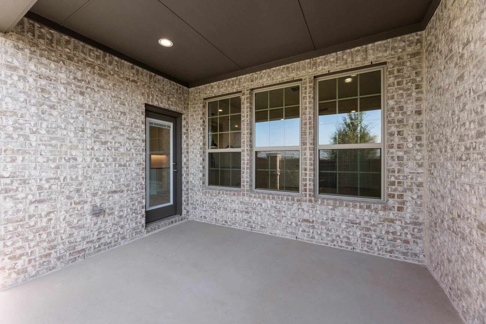 670 Sandiford Mansfield TX 76063