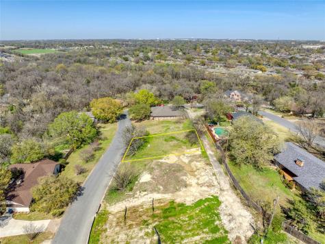 317 Arapaho W Sherman TX 75092