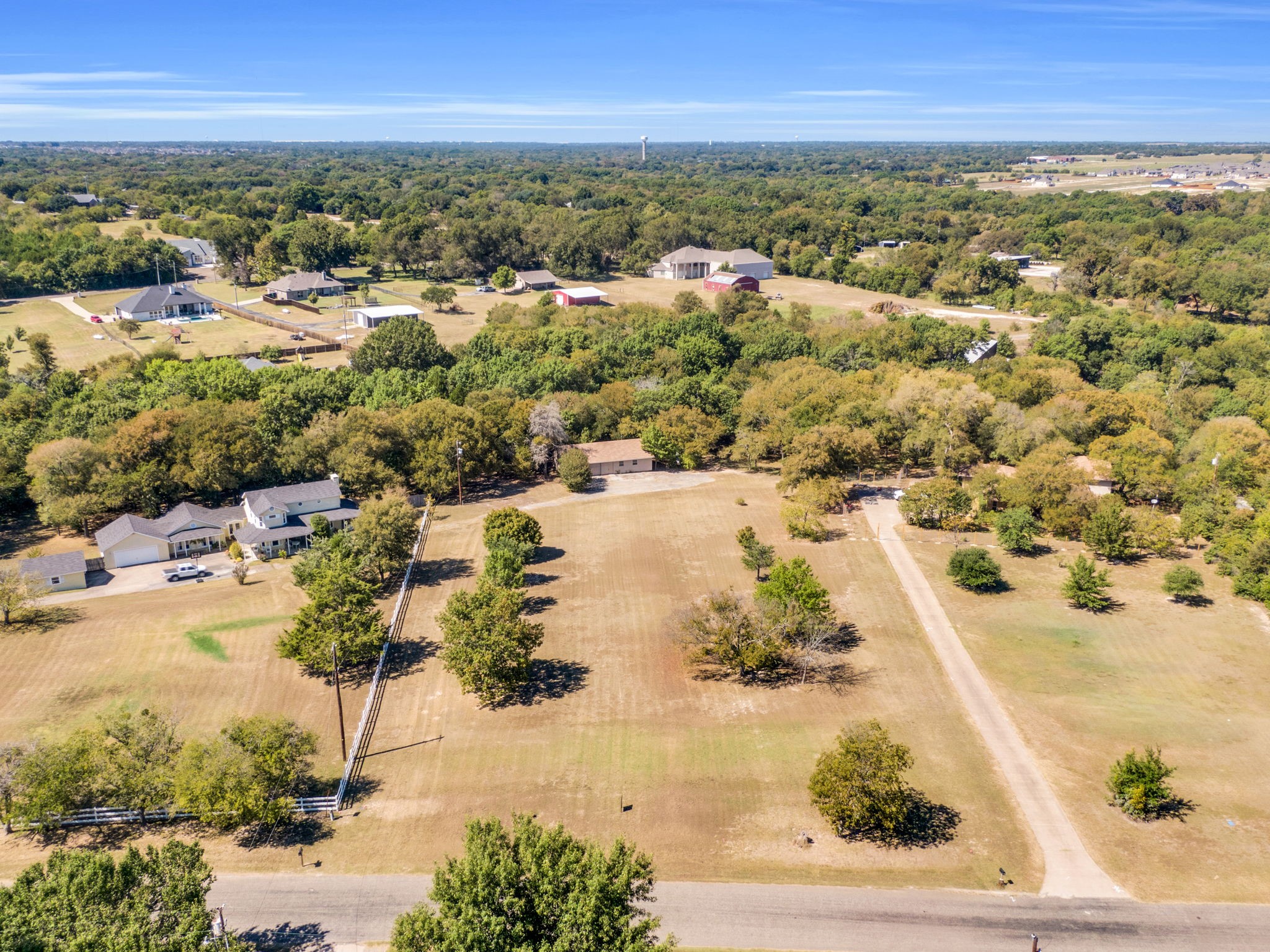 1310 Lariat Circle Oak Leaf TX 75154