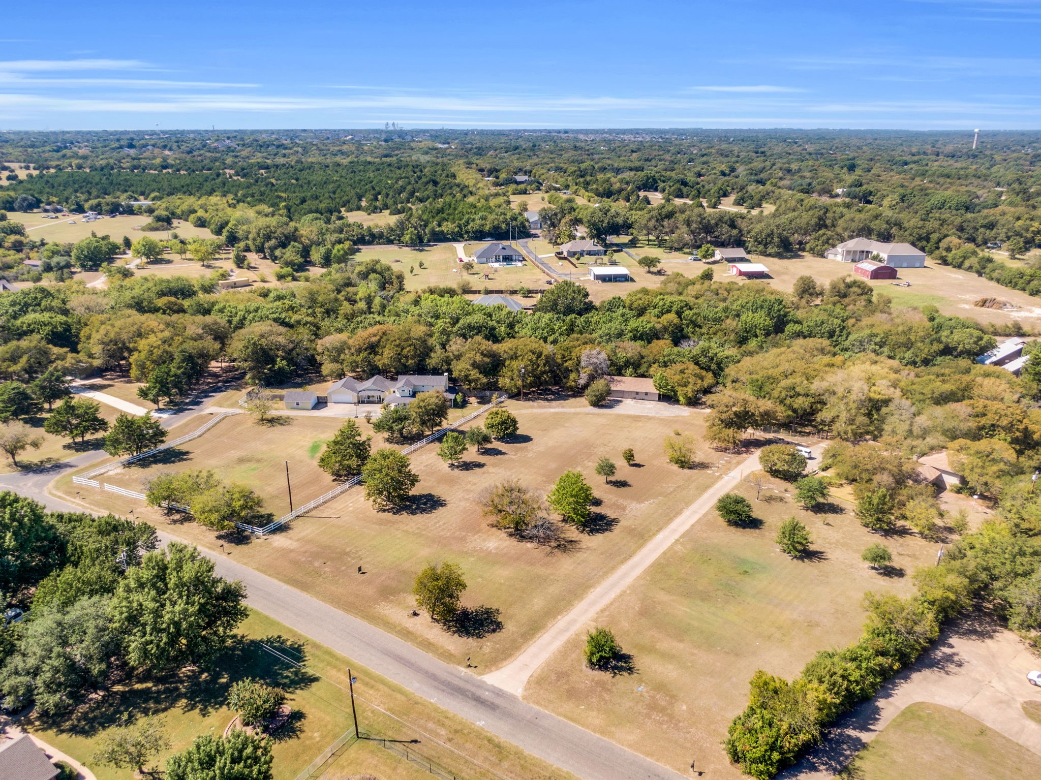 1310 Lariat Circle Oak Leaf TX 75154
