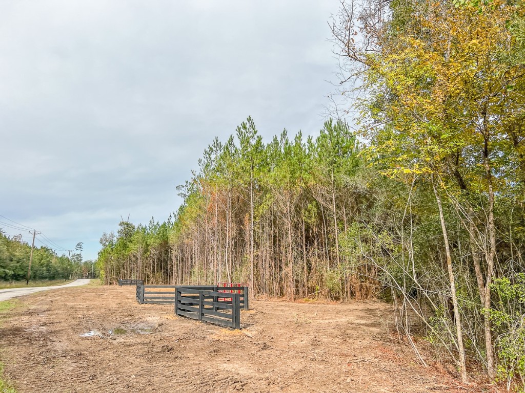 012 Cr 2307 Cleveland TX 77327