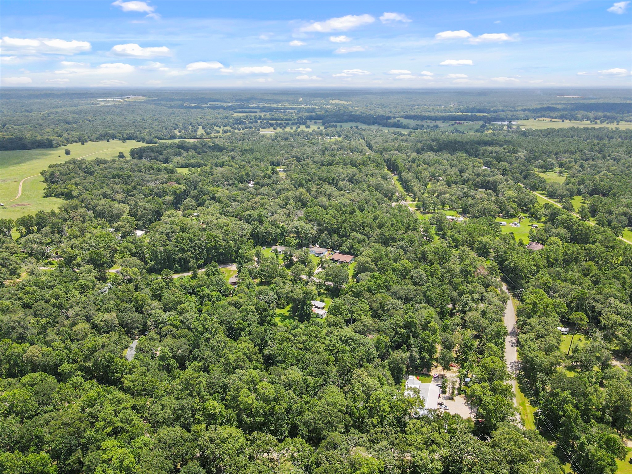 000 Fisher Ln Loop Willis TX 77378
