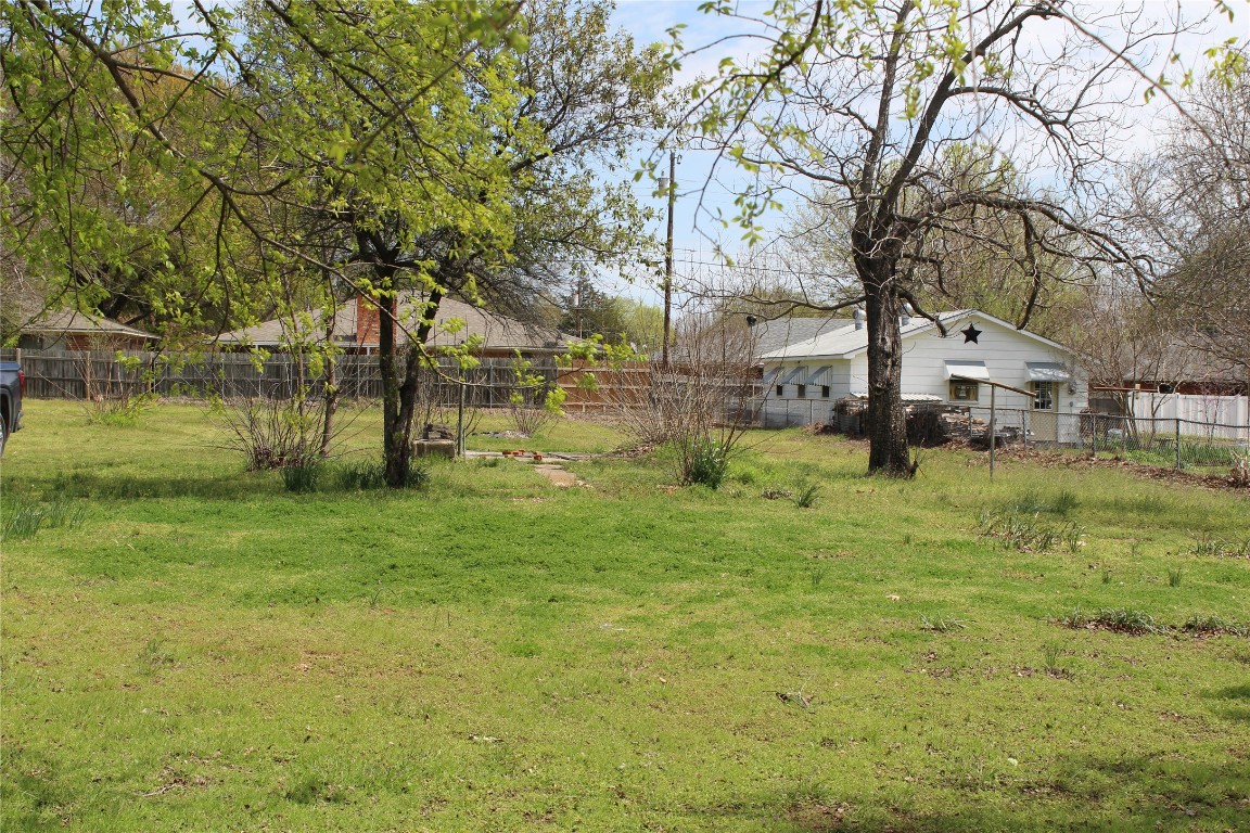 1802 S Hyde Park Avenue S Denison TX 75020
