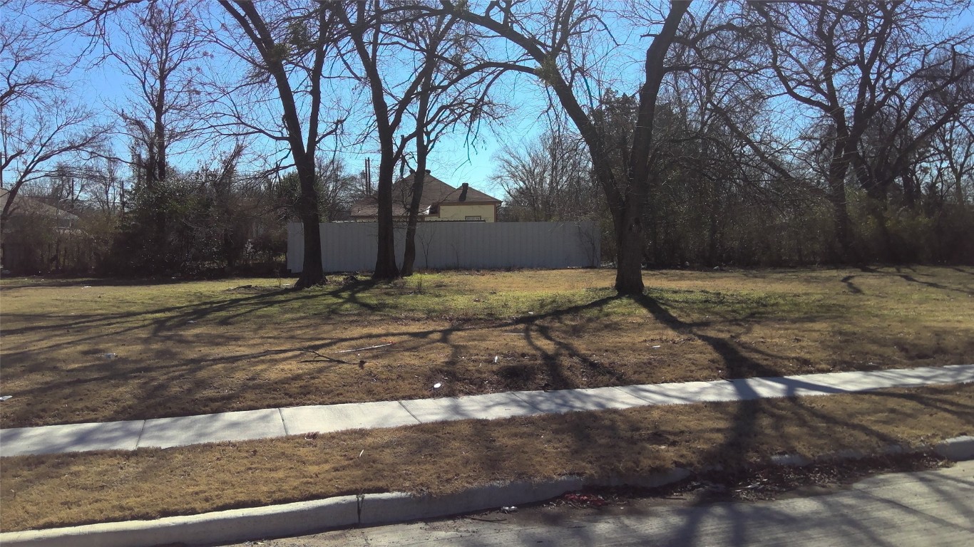 4524 Meek Street Dallas TX 75216