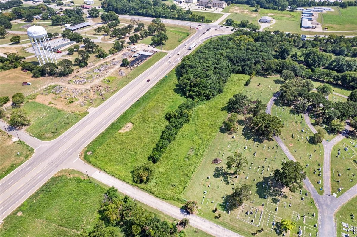Westside N Tx-121 Highway Bonham TX 75418